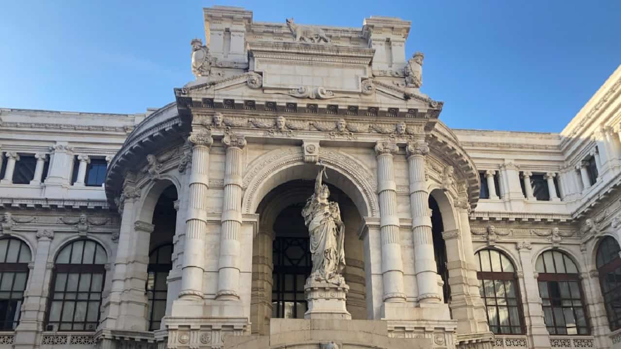 Note sul rinvio pregiudiziale alla Corte di cassazione di una questione di diritto da parte del giudice di merito di Giuliano Scarselli