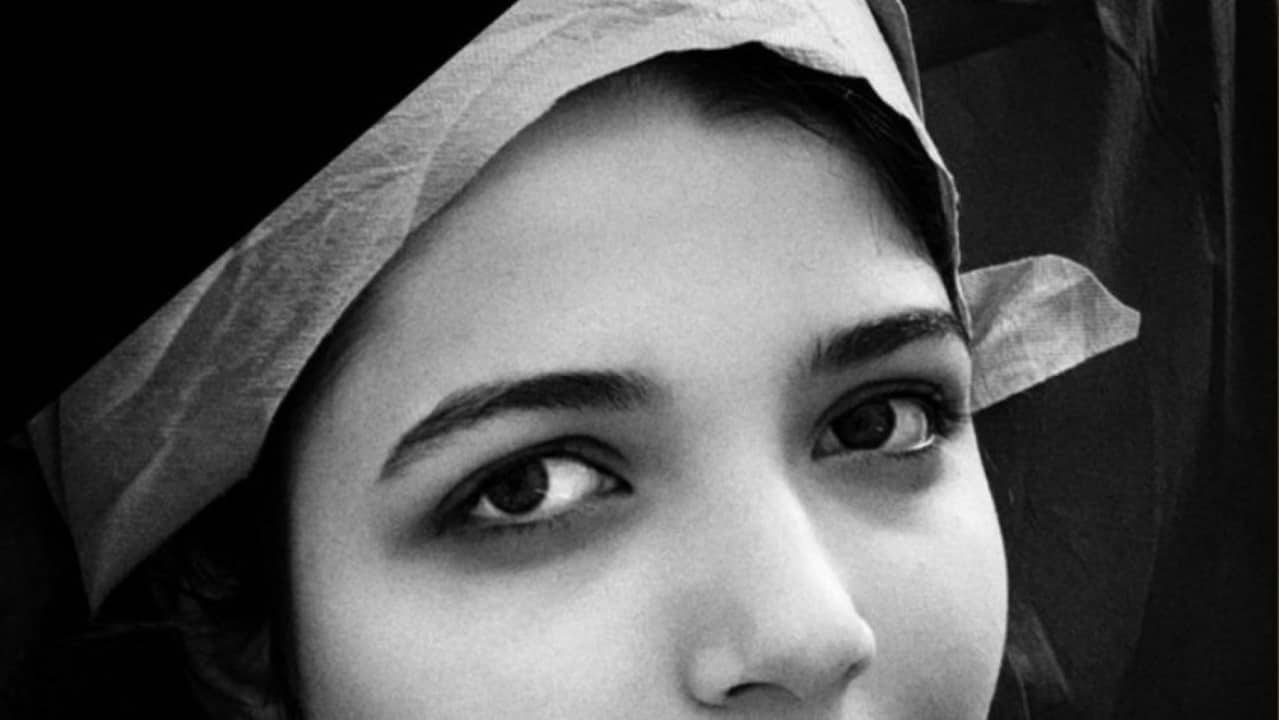 Asra Panahi, un difetto al cuore che si chiama coraggio di Maria Teresa Covatta