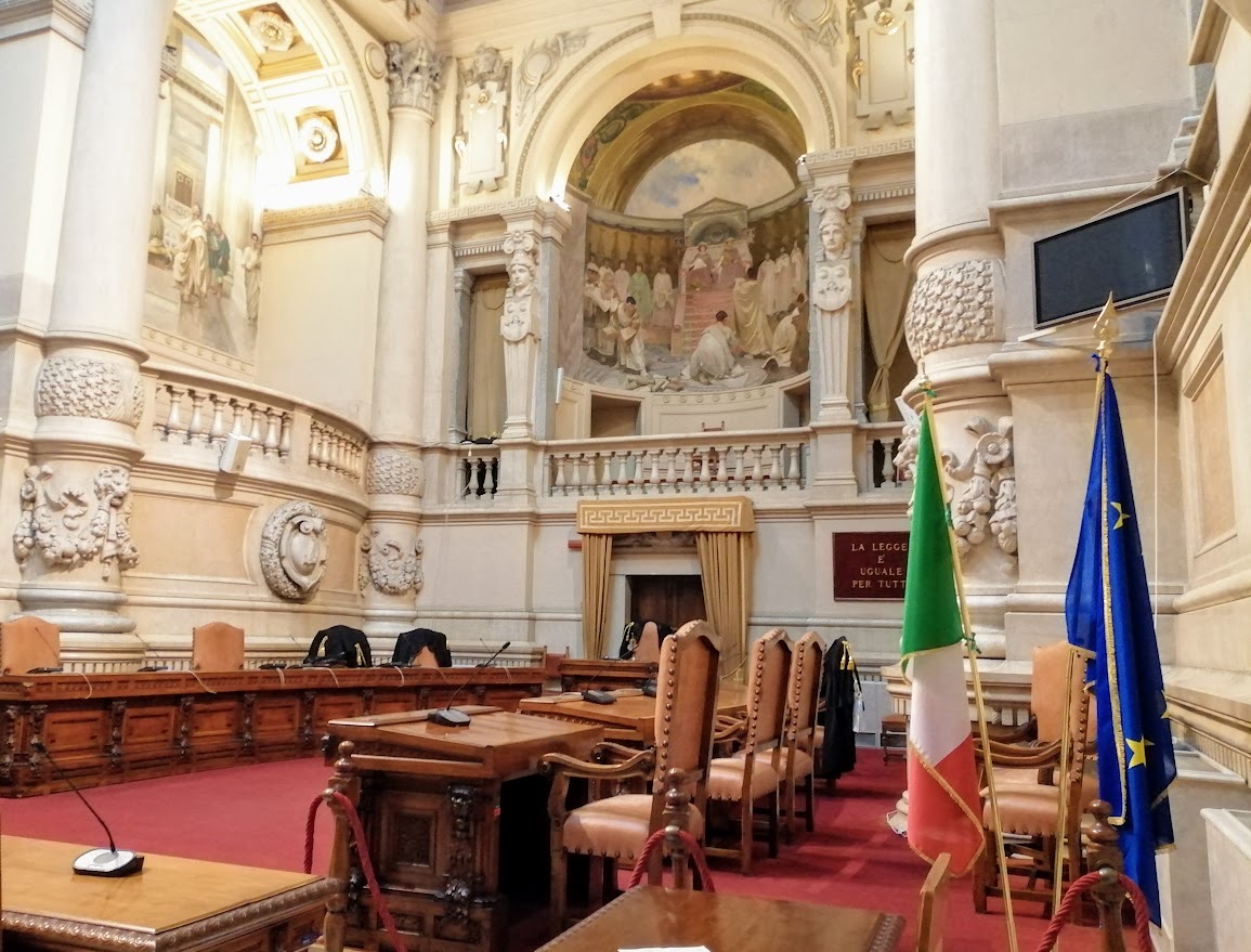 Le Sezioni Unite e i figli nati da maternità surrogata: una decisione di sistema. Ancora qualche riflessione sul principio di effettività nel diritto di famiglia