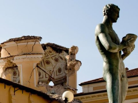 La città della Palla ovale, il campione biondo, la memoria e il futuro  (alla mia città, a 15 anni dalla notte che ci cambiò la vita) di Paolo Spaziani