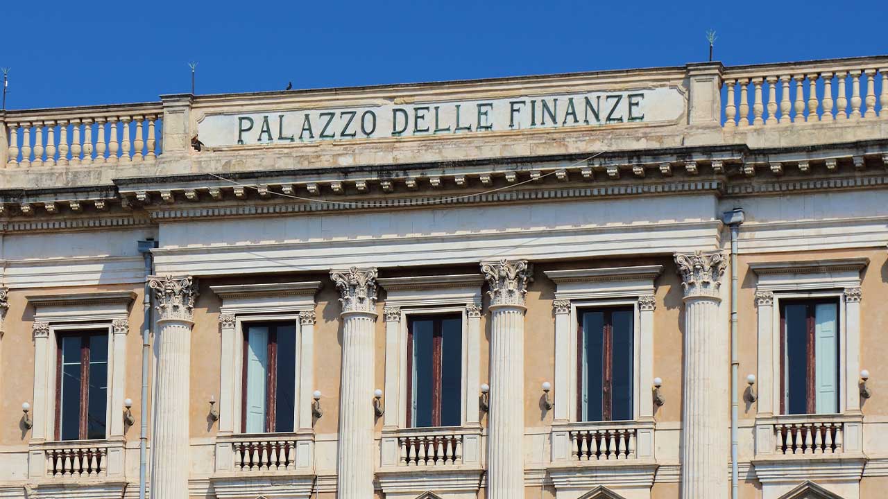 Genesi prossima, avvio e prospettive della nuova magistratura tributaria professionale