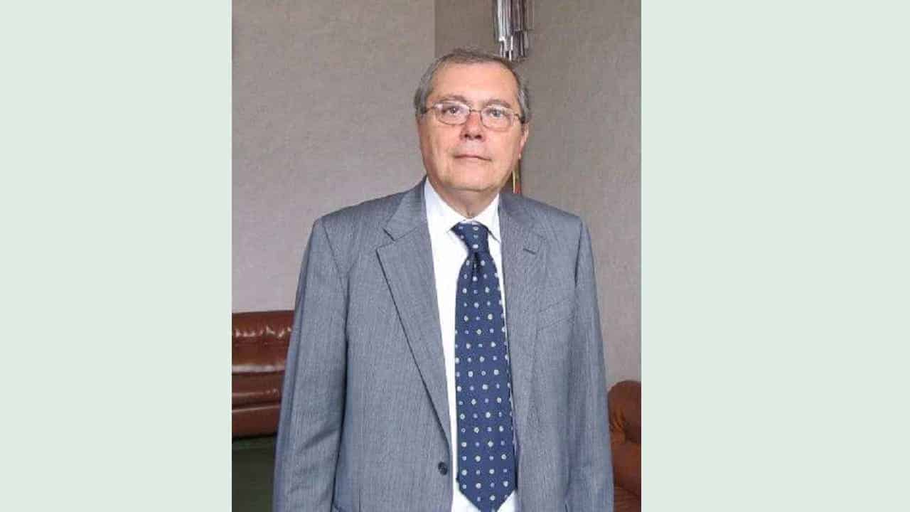 Sliding doors per la “doppia pregiudizialità”   di Antonio Ruggeri