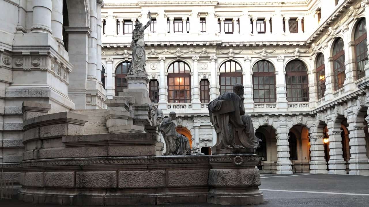 Non punibile il vilipendio dell’ordine giudiziario. Vox populi?