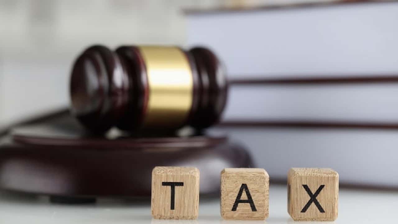 Riflessioni sulla riforma del processo tributario in Cassazione. La nuova Sezione Tributaria della Cassazione, la pace fiscale ed il rinvio pregiudiziale