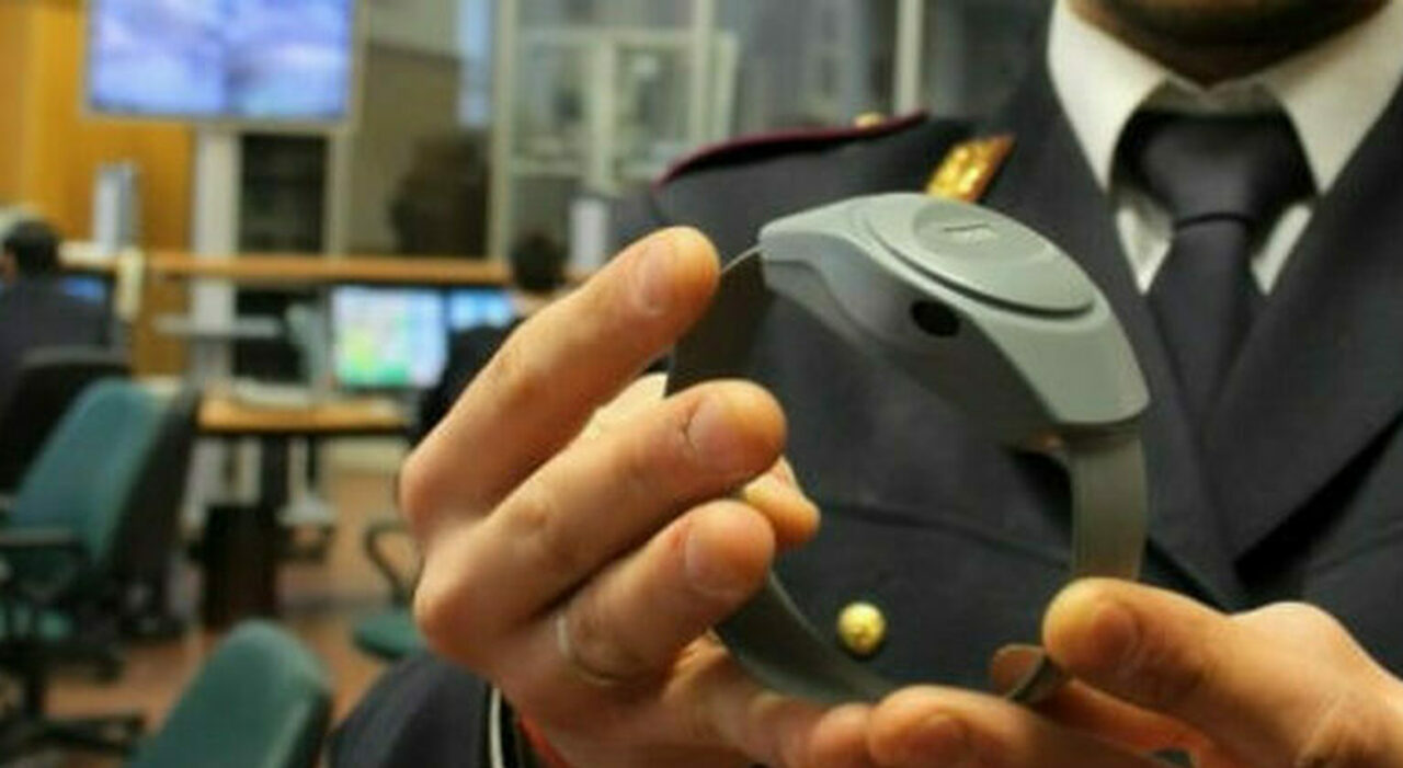 Il punto sul braccialetto elettronico